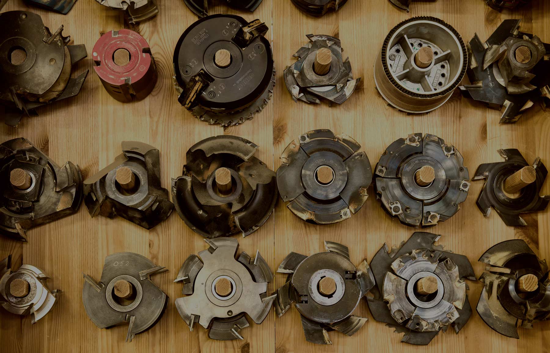 NJA Furniture Kong Gulerod Reklamebureau ApS 