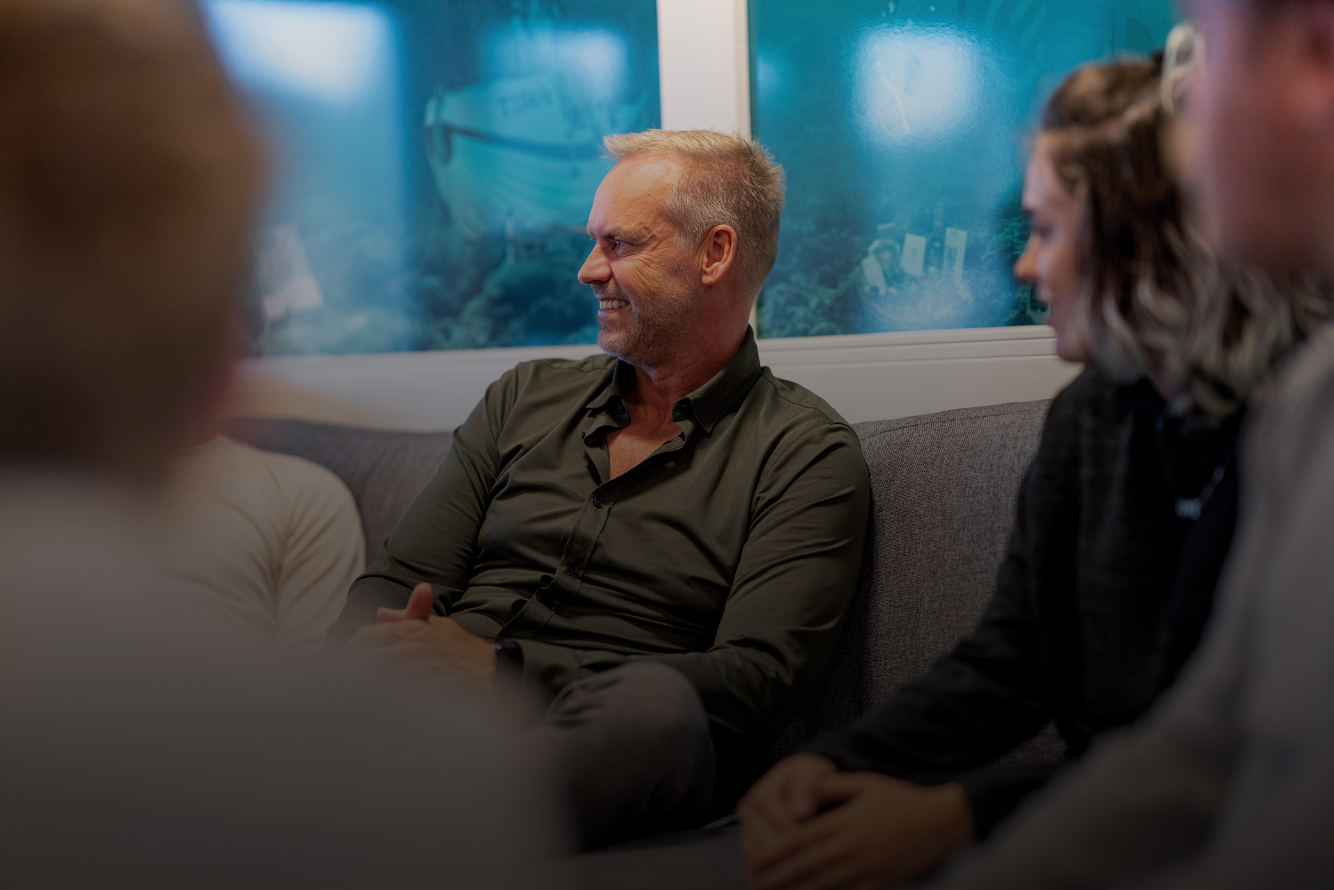 Logo, bomærke og navnetræk Kong Gulerod Reklamebureau ApS 