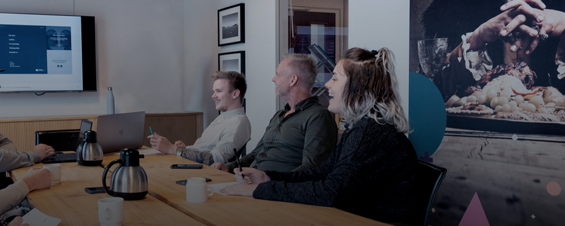 Vi er Kong Gulerod Reklamebureau Kong Gulerod Reklamebureau ApS 